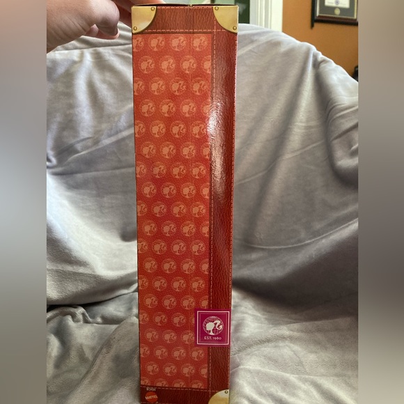 Dolls of the World Barbie Collector Chile NRFB - Picture 4 of 10